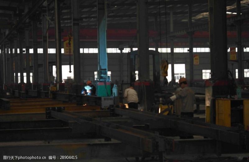 焊缝钢结构厂房工厂内景
