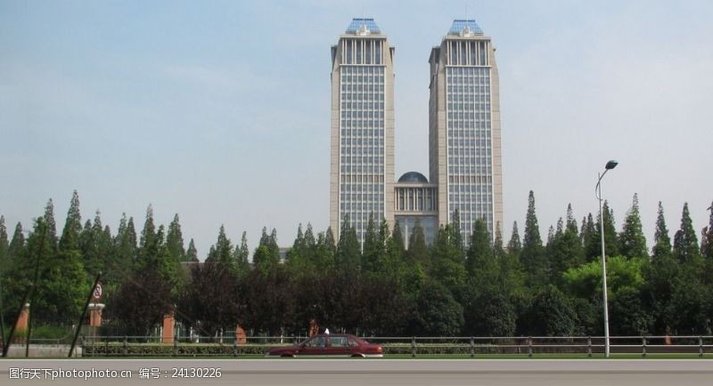 道路标志上海复旦大学光华楼