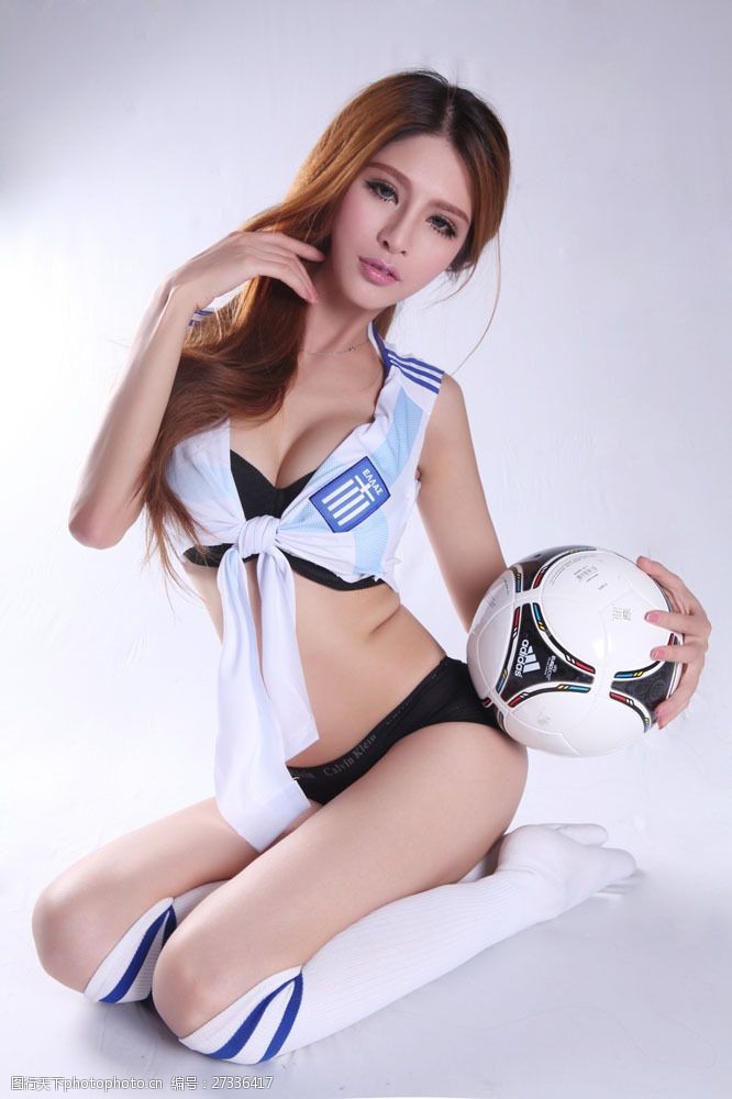 美女足球足球宝贝摄影图片
