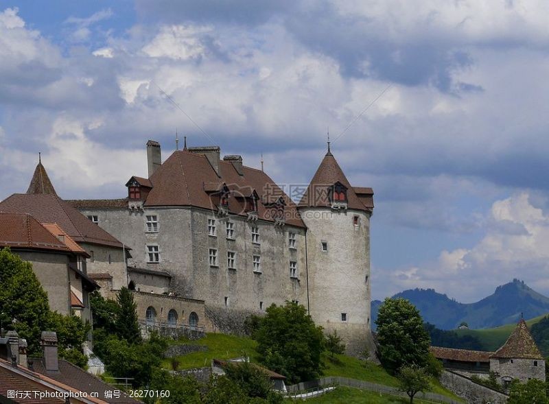 瑞士城堡蓝天下的城堡