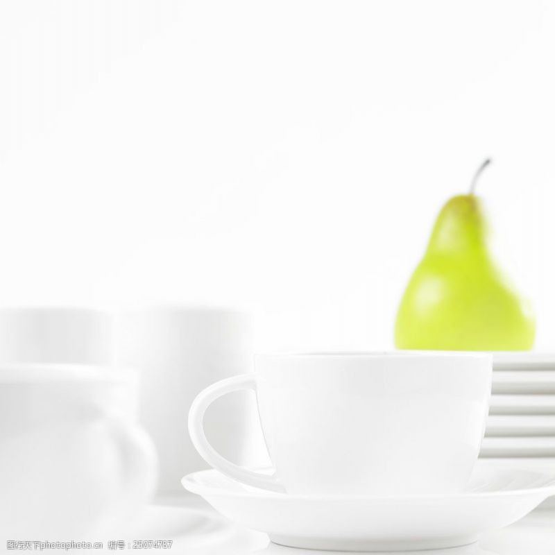 梨图片素材梨子与咖啡杯子特写图片
