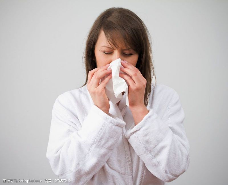 女性健康生活鼻子不舒服的感冒女性图片