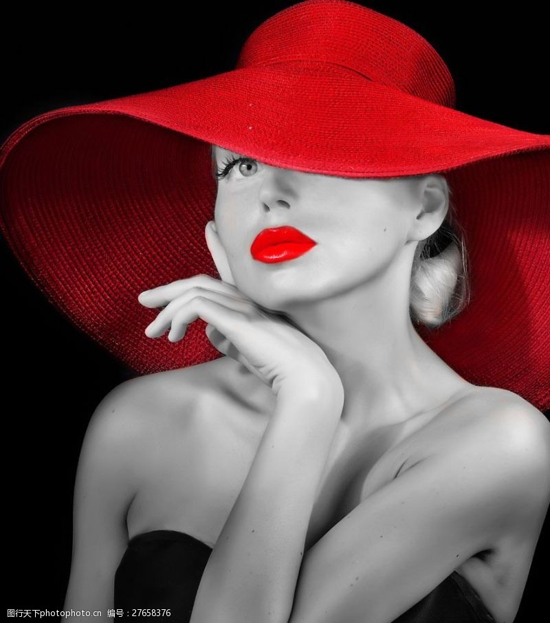 外国女人戴红帽子的性感女人图片