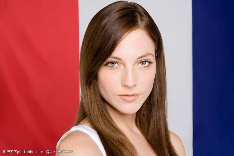 褐色头发长发蓝眼睛外国美女图片
