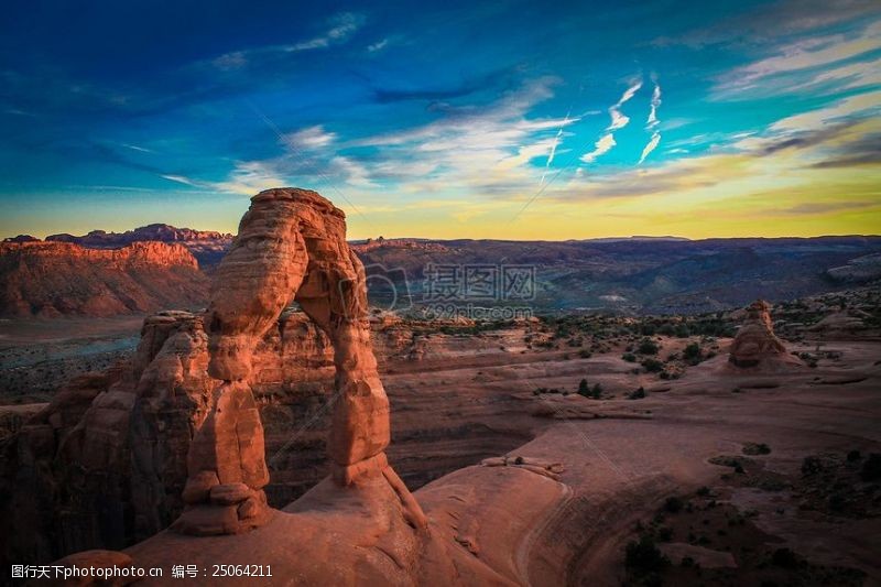 红塔山景观山自然沙漠拱门峡谷国家公园精致拱尖塔