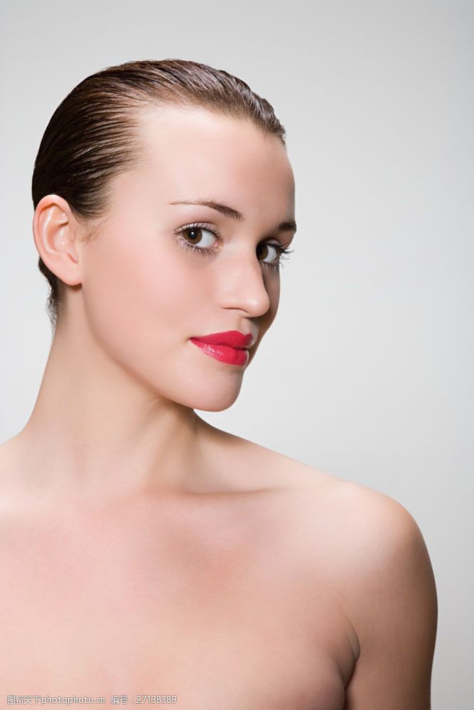 护肤造型自信女人的侧脸图片图片