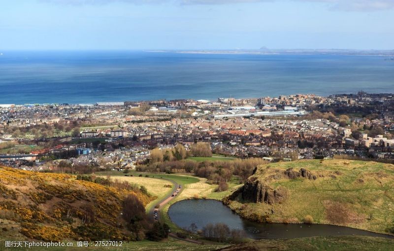 爱丁堡美丽的海边小镇风景图片
