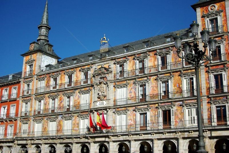 矩形的西班牙马约尔广场的建筑