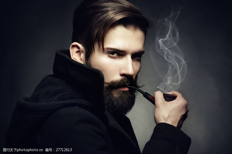 烟斗的男人抽烟斗的男士图片