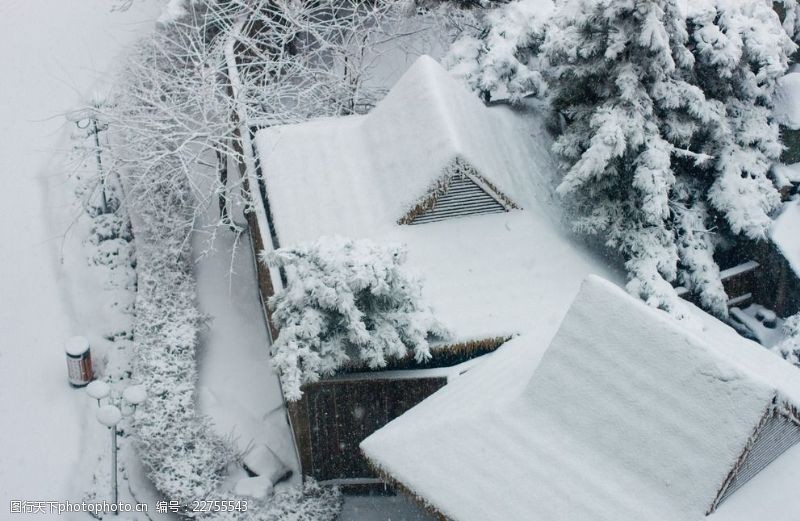 露天式雪中温泉屋