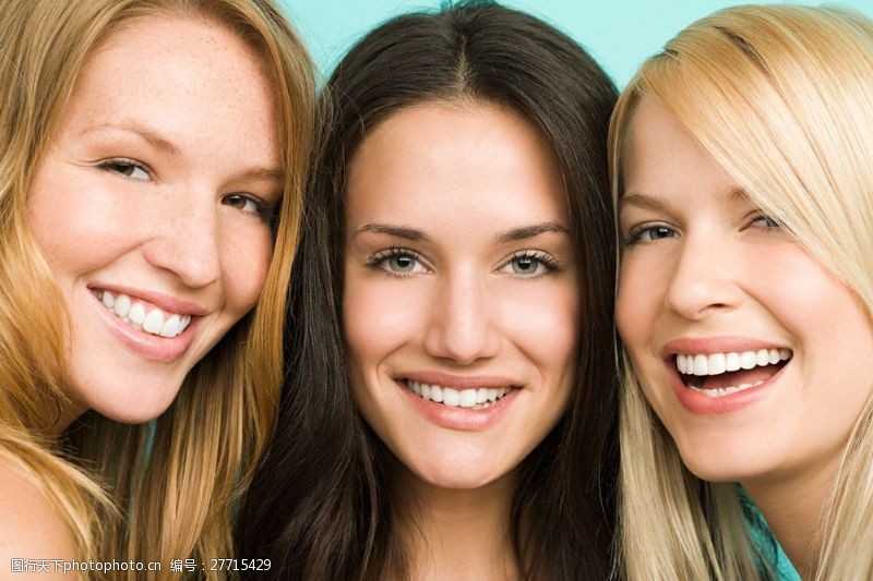 三姐妹三个开怀大笑的外国女孩图片