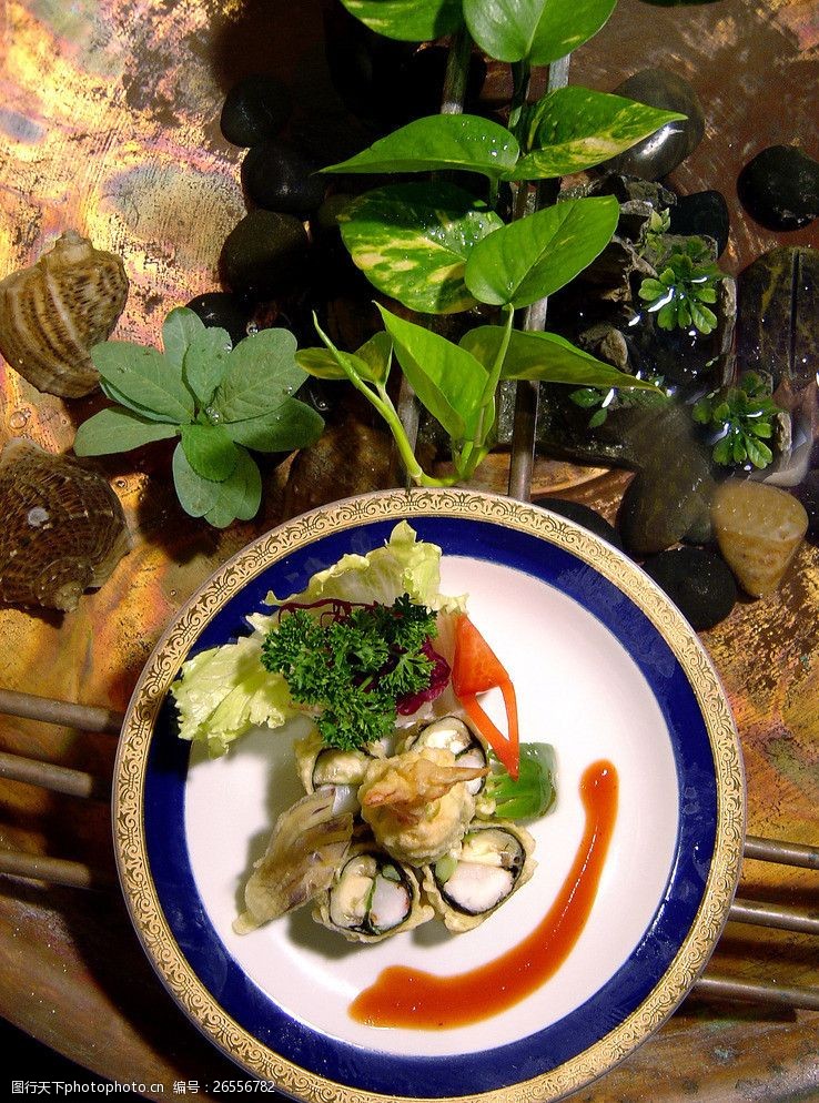 日本风情日本料理鲜虾寿司卷图片
