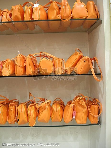 女性挎包橙色系列的包