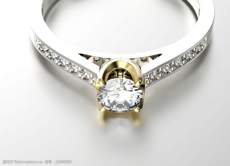 对戒精美的钻石戒指