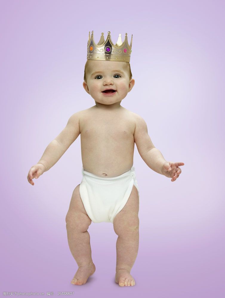 微笑戴着皇冠胖乎乎的小宝宝图片