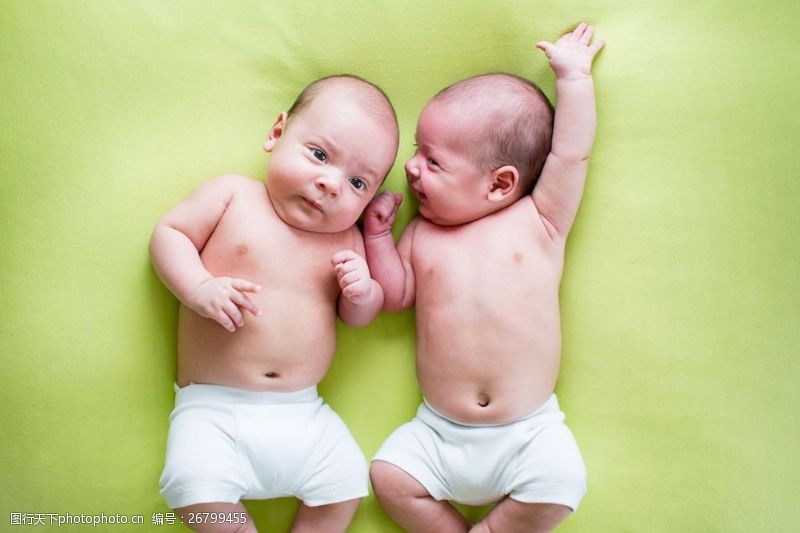 人呢可爱双胞胎婴儿图片
