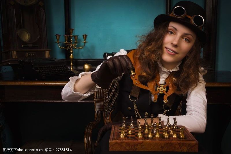 下棋人下国际象棋的美女图片