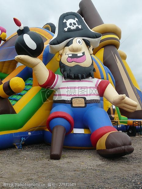 儿童海盗船一个可爱的海盗娃娃