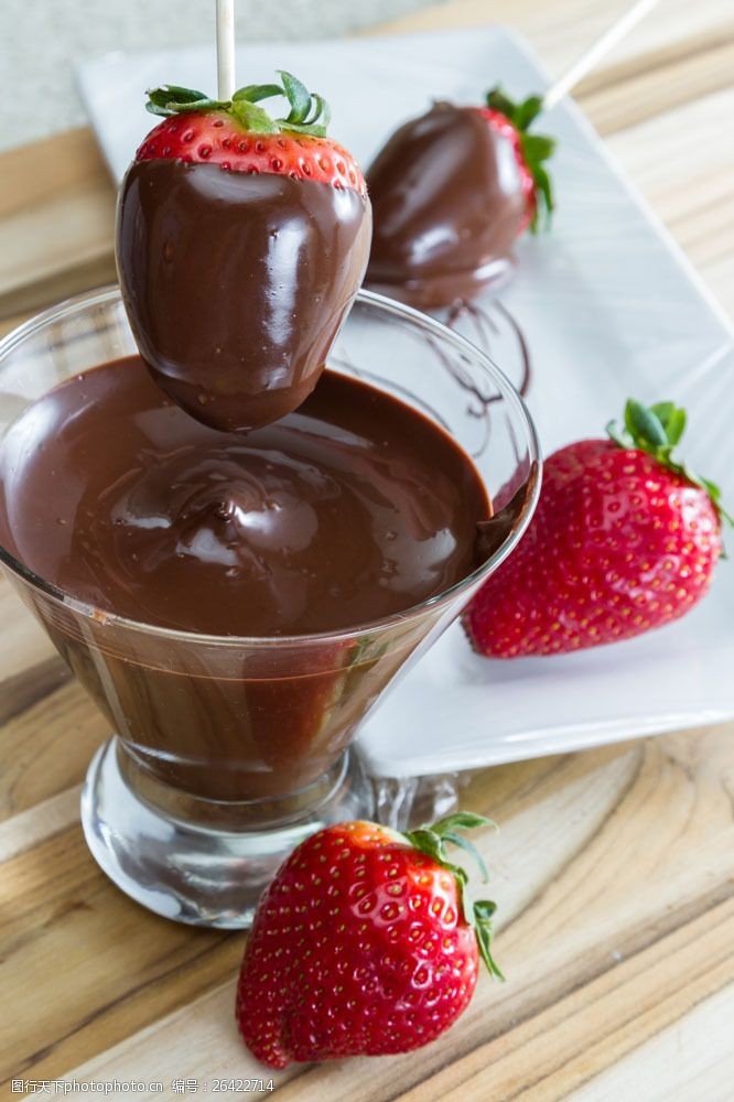 甜品点心草莓巧克力图片