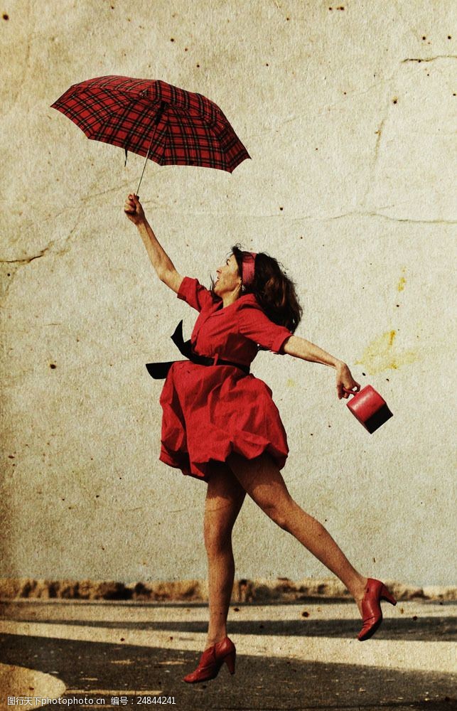 打伞人打雨伞的美女图片