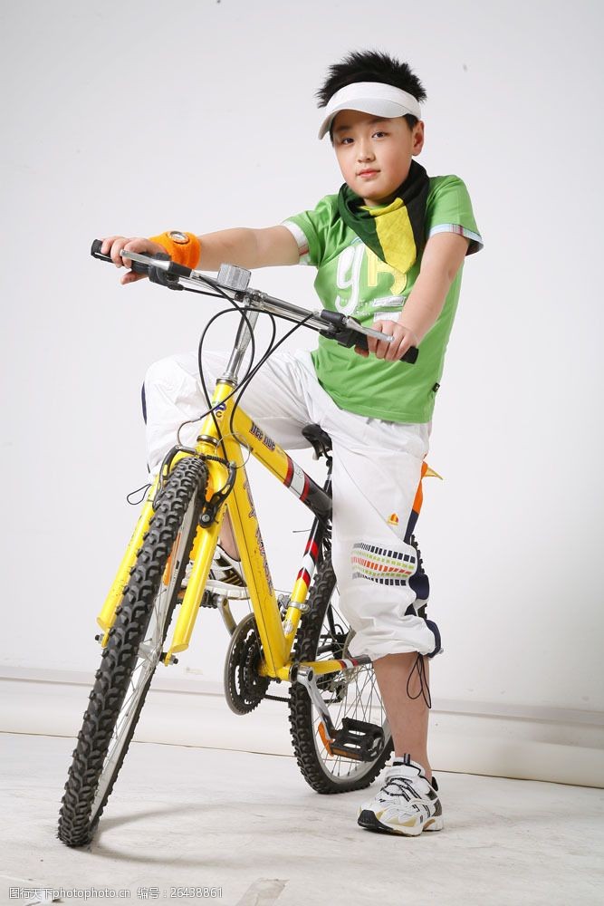 学自行车的小孩骑自行车的儿童图片