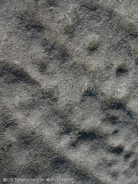 凹凸普通的石材表面