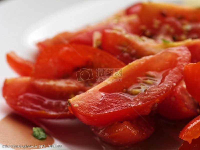 切片凉拌的西红柿