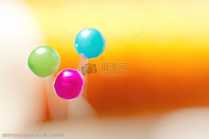 pin彩色的气泡小球