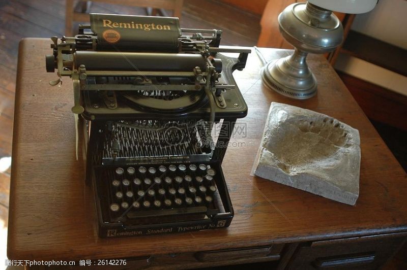 打雷古老的打字机