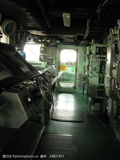 海军船的驾驶室
