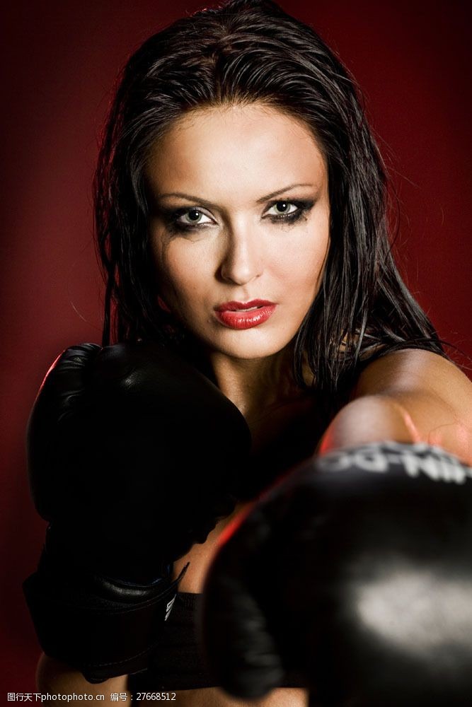 浓妆美女外国美女拳击手面部图片