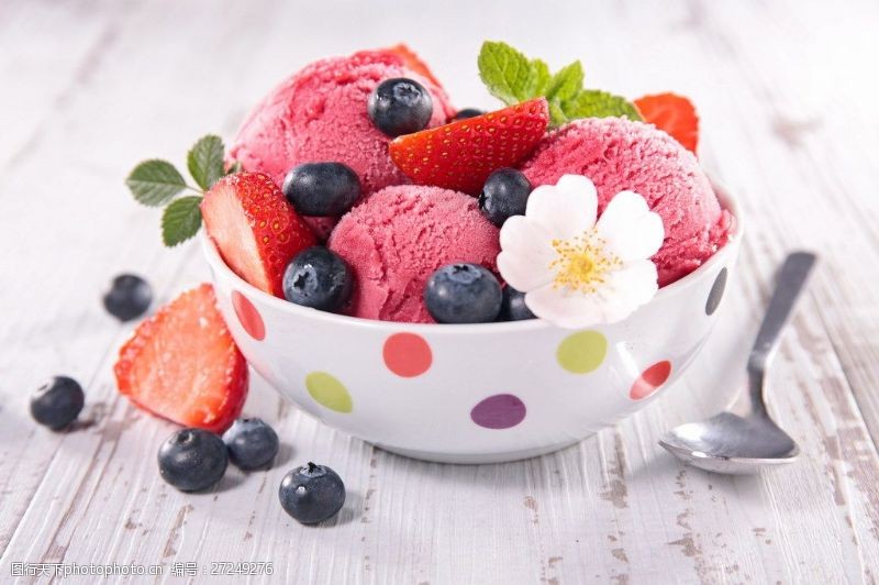 果味冰淇淋美味草莓冰淇淋图片