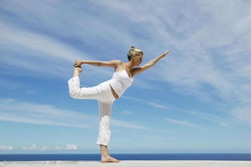 健身锻炼瑜珈健身的外国美女图片