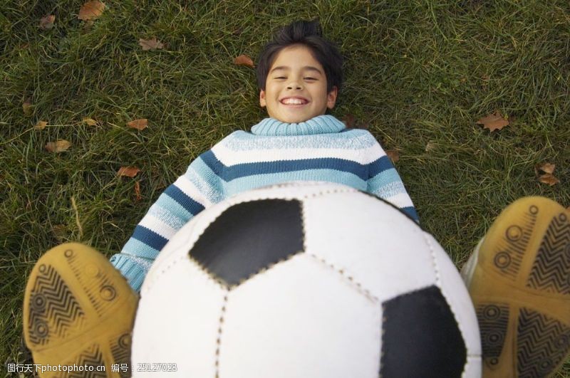 娱乐活动足球与男孩摄影素材图片