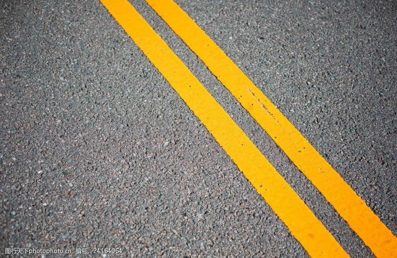 道路标志双黄线隔离带