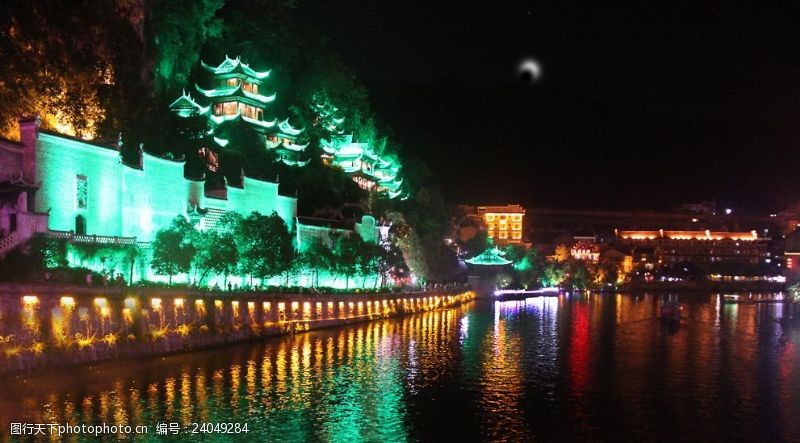 贵州镇远舞阳河畔夜景